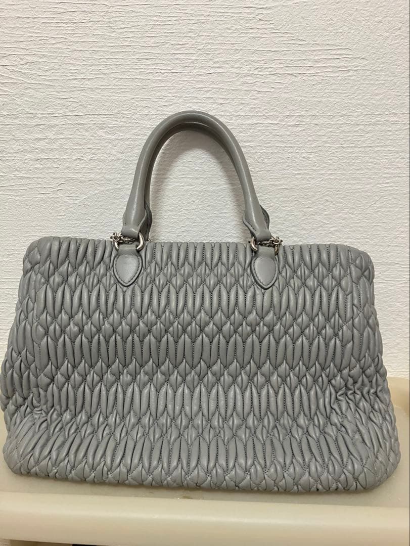 わんわん様MIU MIU グレー ハンドバッグ　ビジュー　ブルー