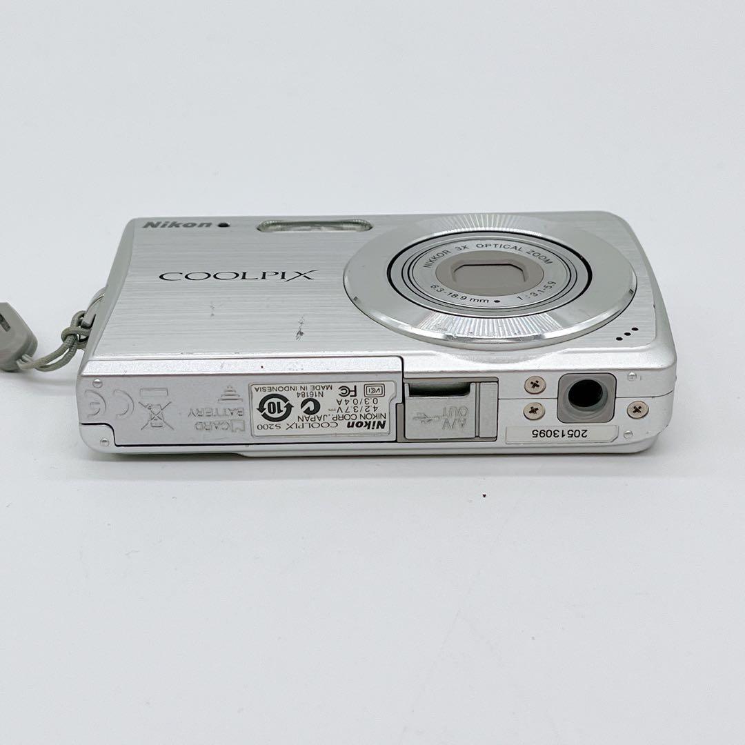 COOLPIX S200 箱あり シルバー 動作品 オールド コンデジ カメラ