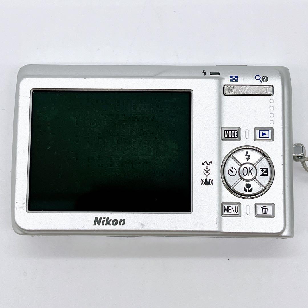 COOLPIX S200 箱あり シルバー 動作品 オールド コンデジ カメラ
