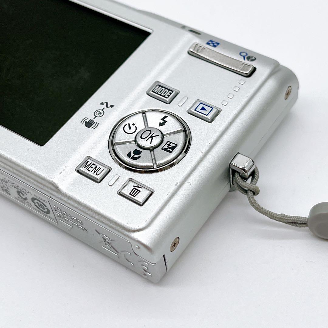 COOLPIX S200 箱あり シルバー 動作品 オールド コンデジ カメラ