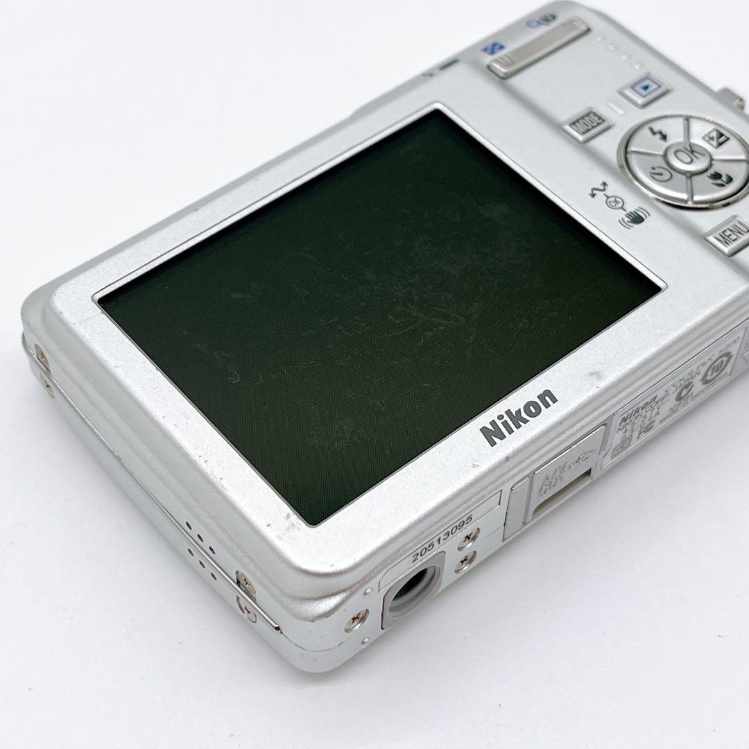COOLPIX S200 箱あり シルバー 動作品 オールド コンデジ カメラ