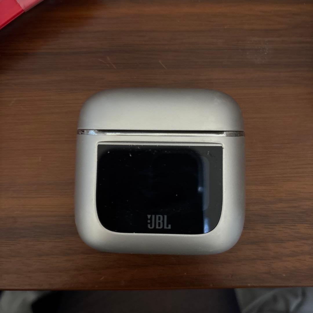 JBL ワイヤレスイヤホン シルバー デジタル表示付き