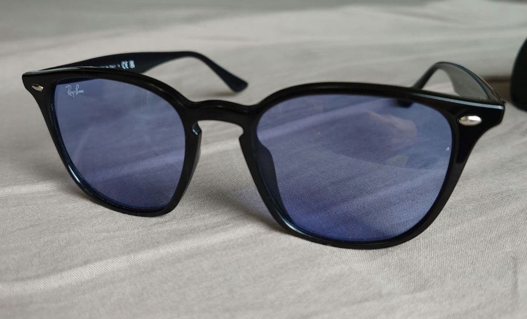 榊様 Ray-Ban RB4258 F 601/80 ブルーサングラス ケース付