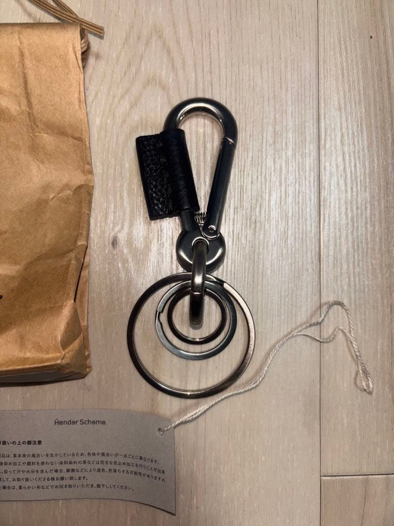 Hender Scheme カラビナ ブラック