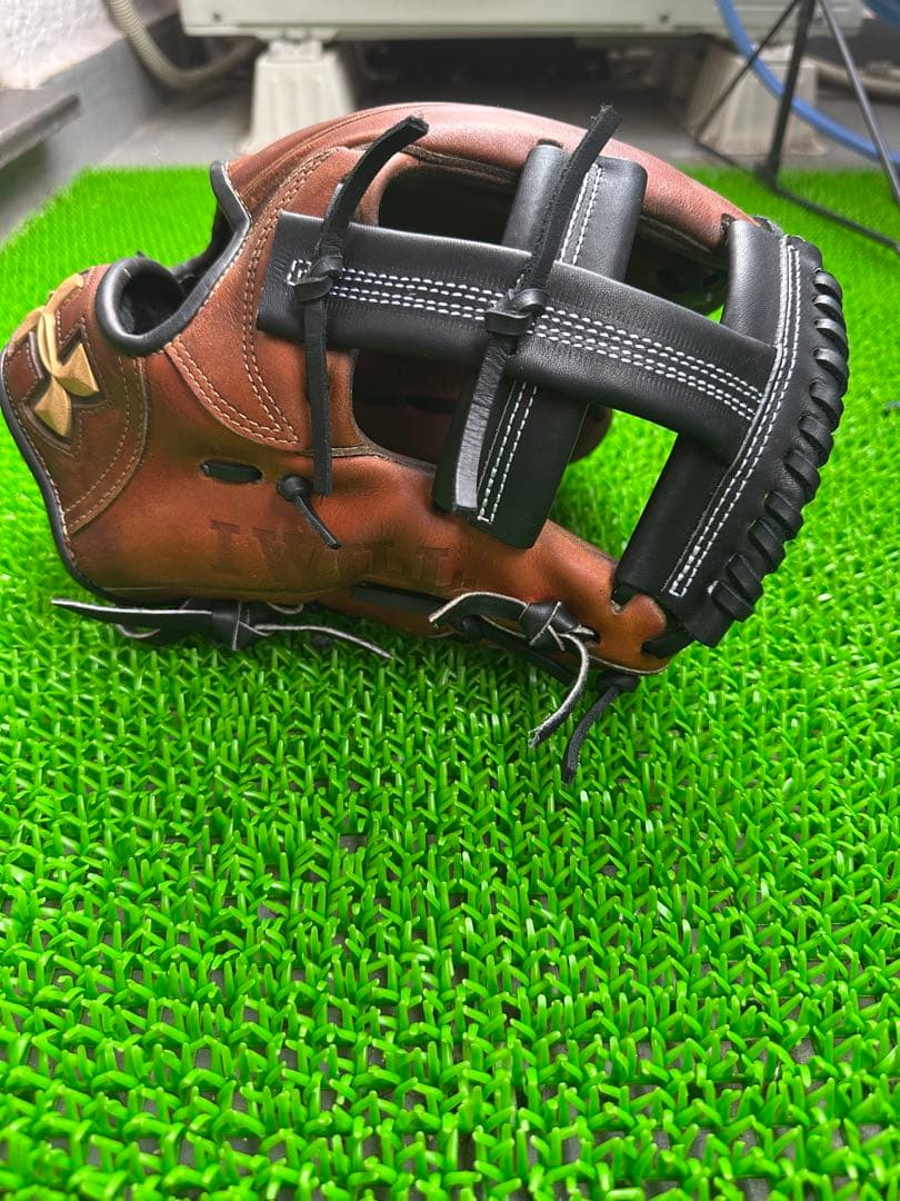 最終価格‼️アンダーアーマー　硬式内野手用グローブ