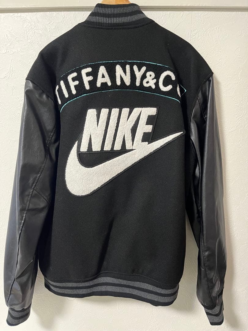 NIKE × Tiffany & Co コラボスタジャン /新品未使用品