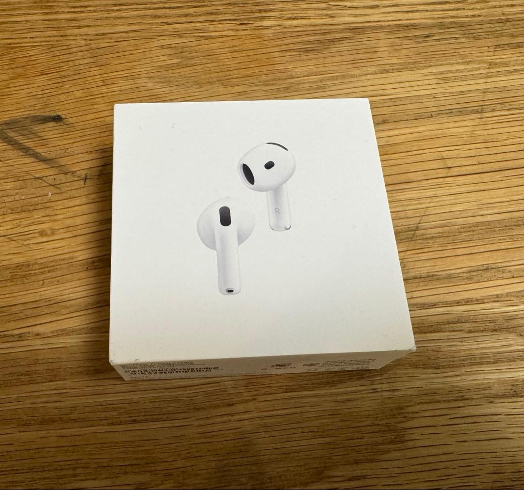 Apple AirPods 4 (第4世代) 本体　ノイズキャンセリングおまけ付
