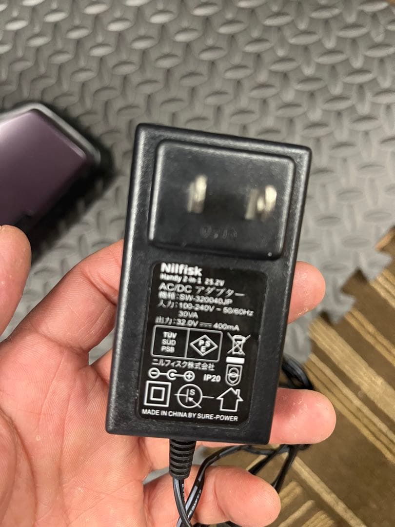 Nilfisk Handy 2-in-1 スティッククリーナー