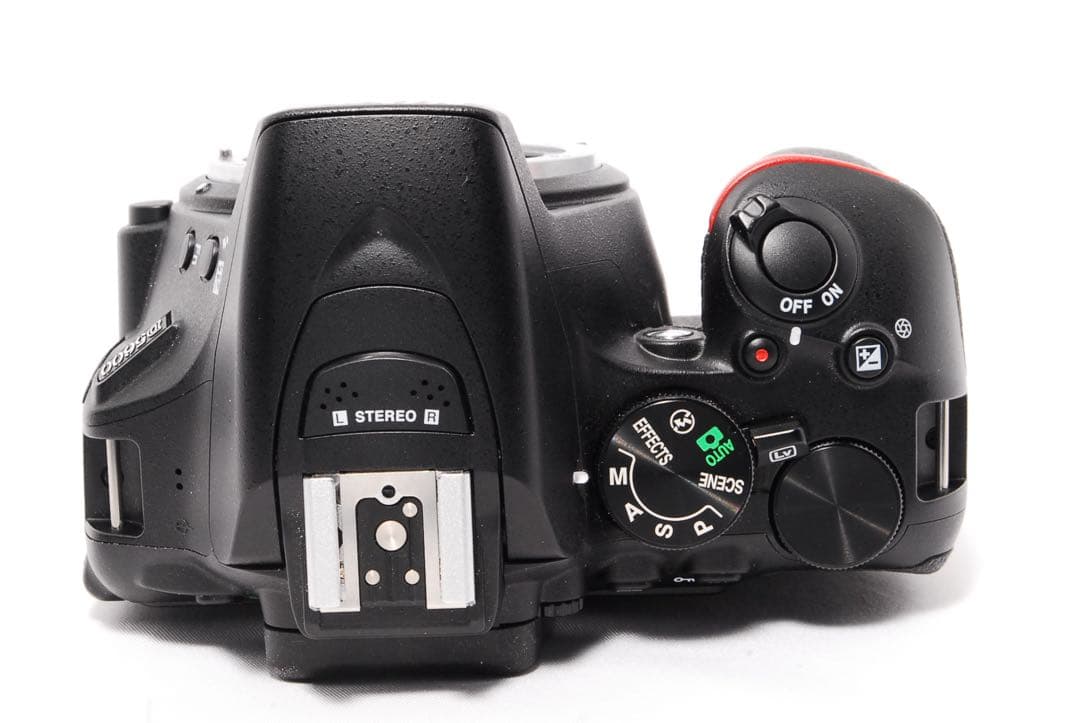 WiFiで楽々転送◆Nikon D5600◆一眼レフカメラ◆ショット数5710！