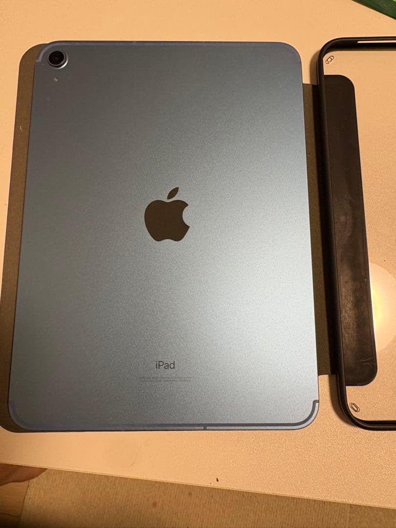 Apple iPad 代10世代本体 ブルー カバー付き