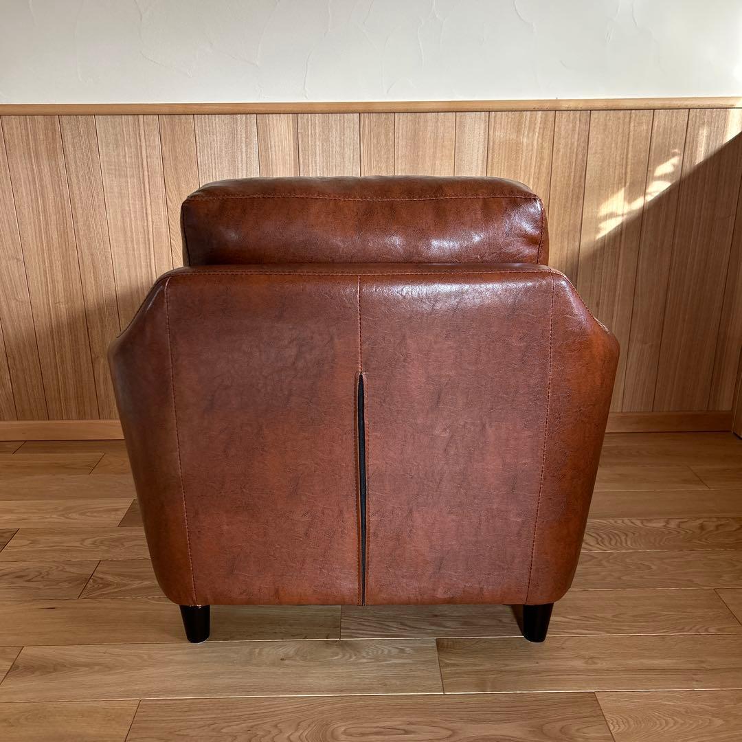 レザー風素材の高級感のある　一人掛けソファー