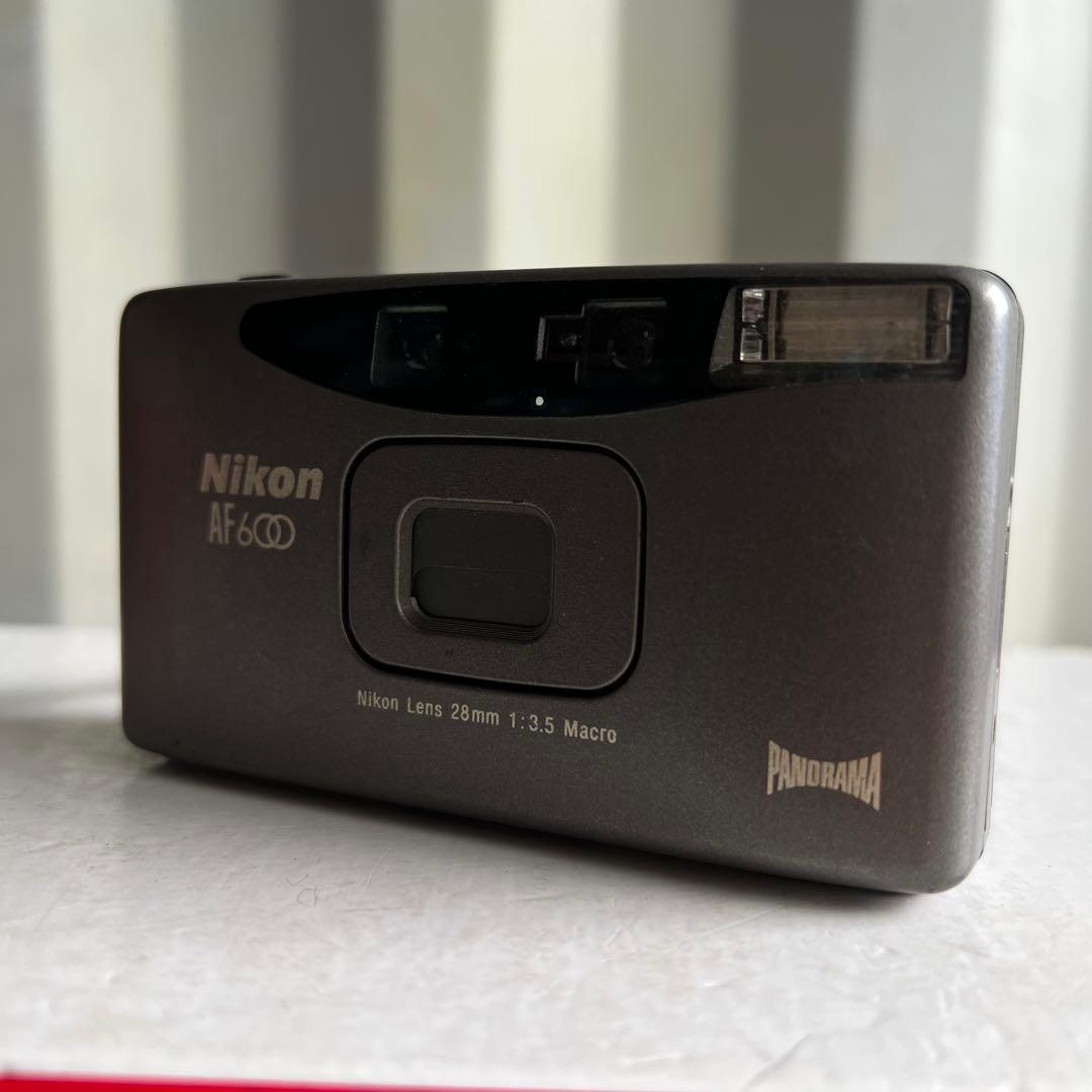 D60激安早い者勝ち✨　Nikon AF600フィルムカメラ　コンパクト