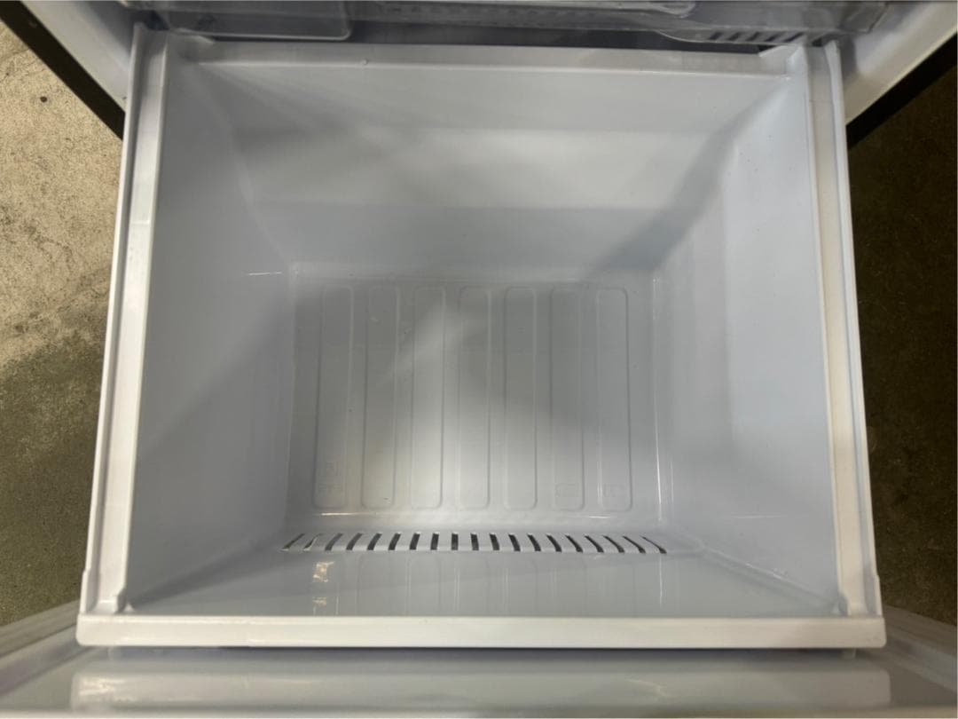 大阪送料無料★3か月保障付き★冷蔵庫★2022年★MR-P15G-H★R-977