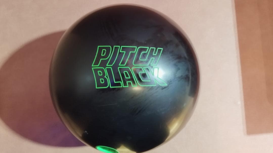 PITCH BLACK ボウリングボール15ポンド3オンス