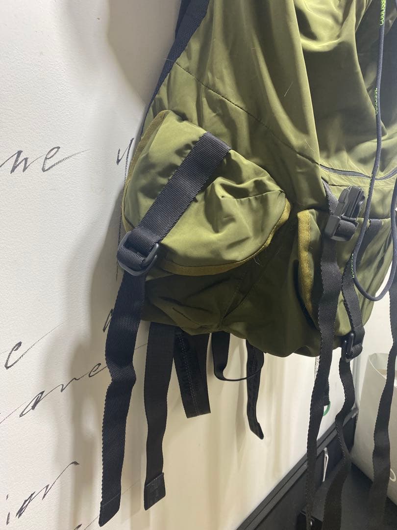 オフホワイト　マルチポケットパックバック