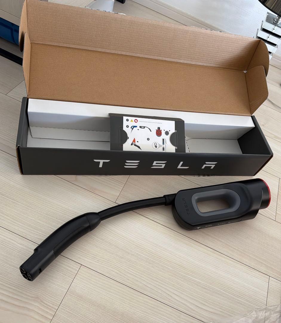新品未使用品TESLA CHAdeMOアダプター純正品