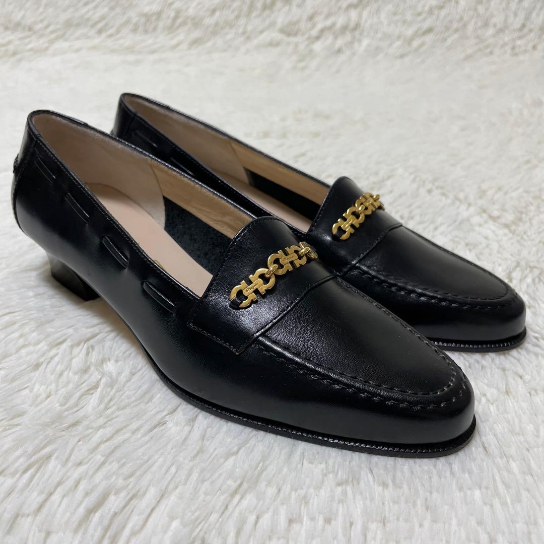 新品未使用品✨フェラガモ　ビットローファー　ヒール　パンプス　22cm 黒　金