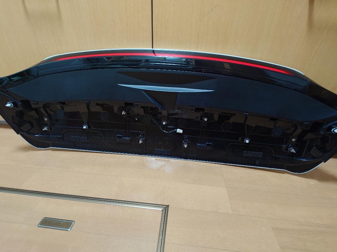 OZ純正美品80ハリアーZ新品ハイマウント付 ルーフスポイラーPホワイトP