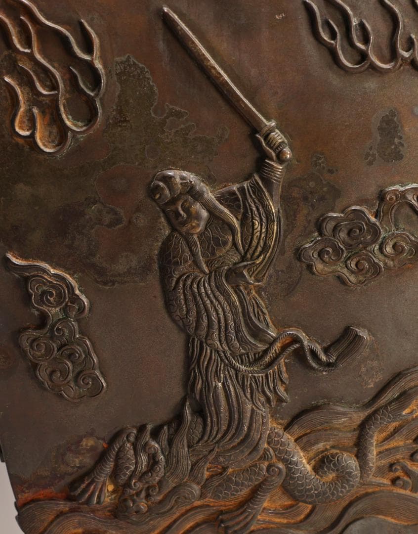 BK443　中国古玩　大明洪武 工部監造　象耳銅製花瓶 壺 箱付　高さ47.9㎝