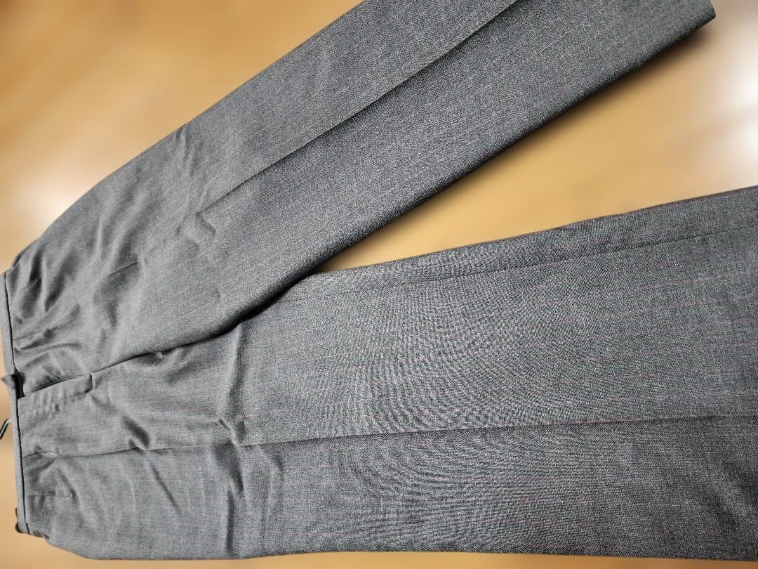 新品、未使用、レリアン、イタリア製 ストライプ テーラードジャケットスーツ。