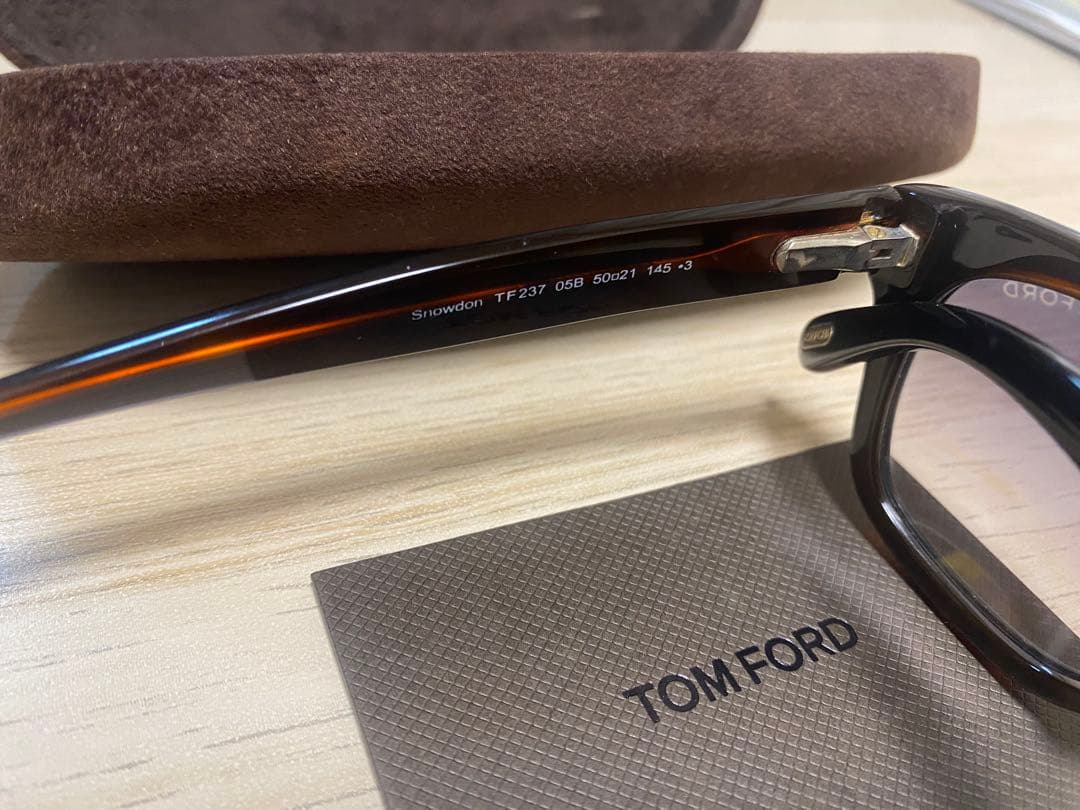 TOM FORD サングラス ブラック