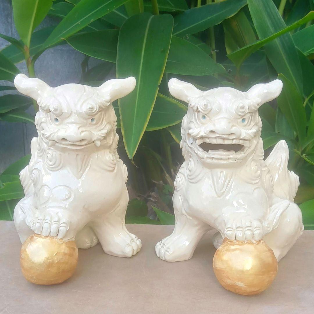 シーサー　白　玉抱き　沖縄　置物　やちむん　魔除け　縁起物