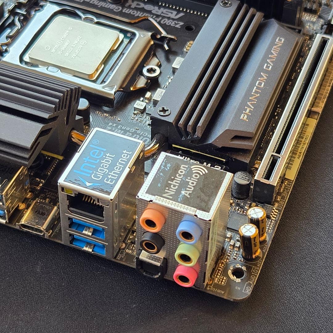 CPU i5 9600KF / Z390 ITX / DDR4-3200 16GBx2