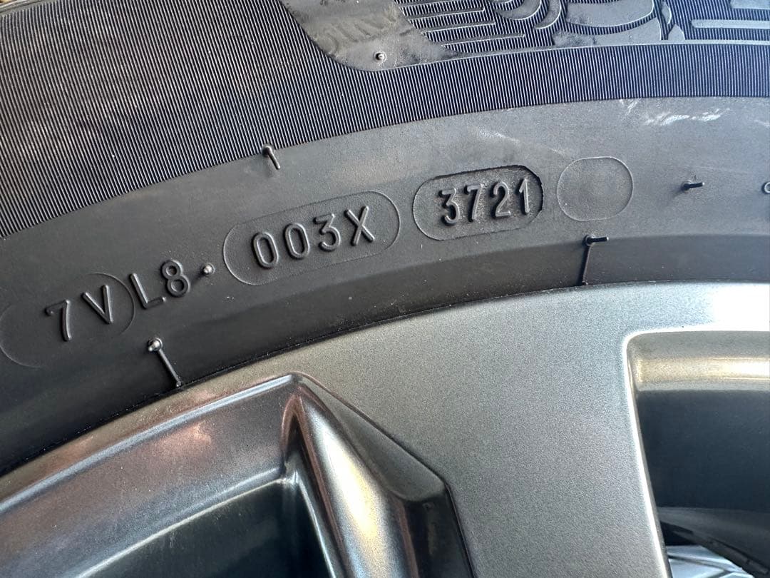 <専用>トヨタ純正ランドクルーザー300 スタッドレスタイヤホイールセット