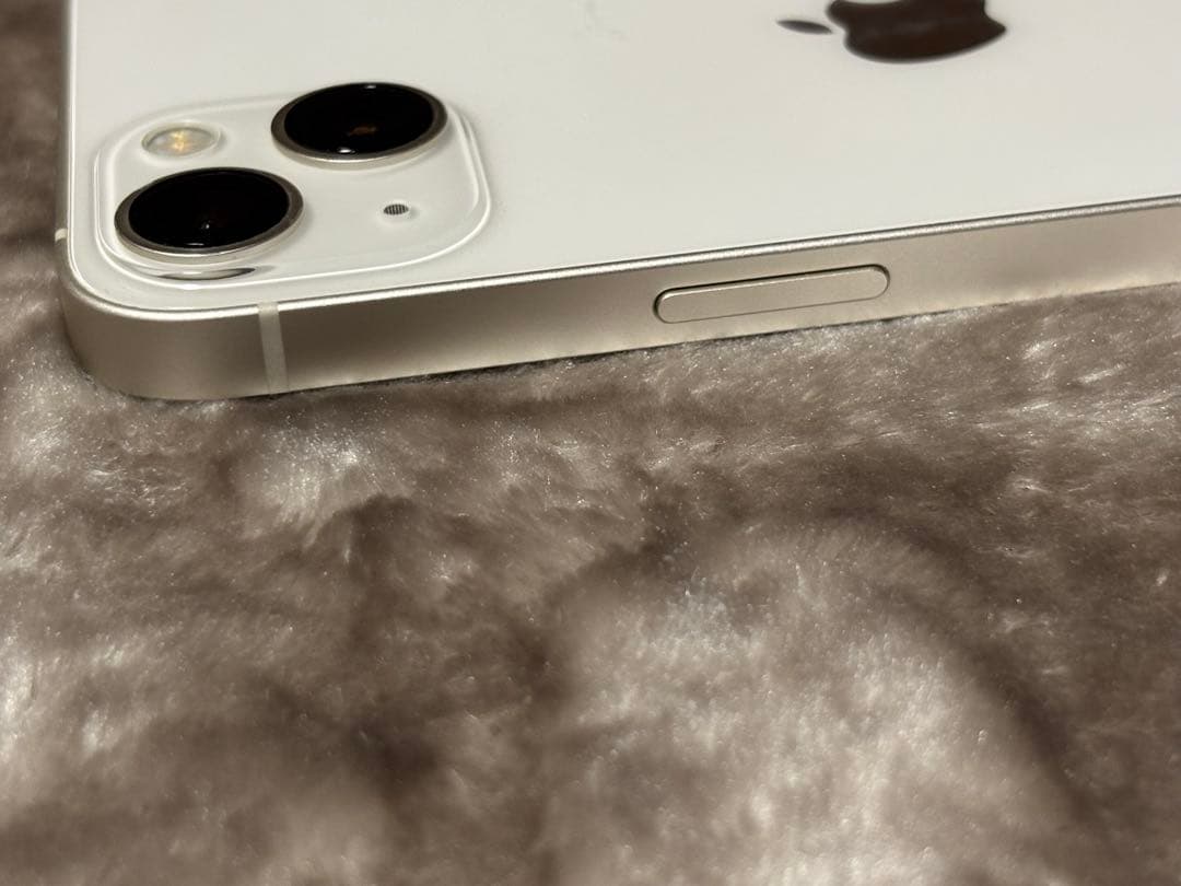 iPhone 13 128GB Starlight（スターライト）本体