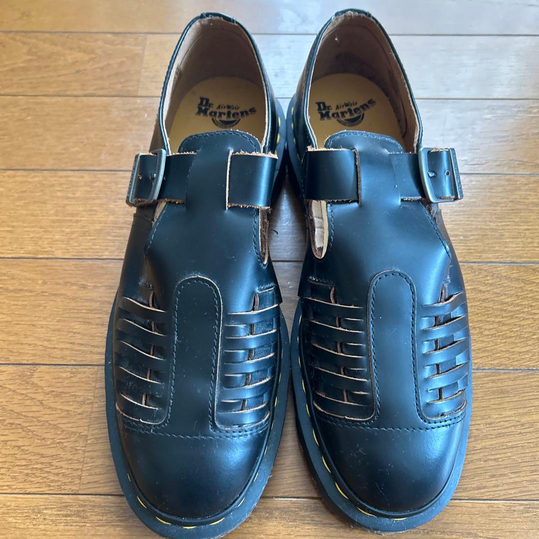 未使用に近い　Dr. Martens ブラックサンダル