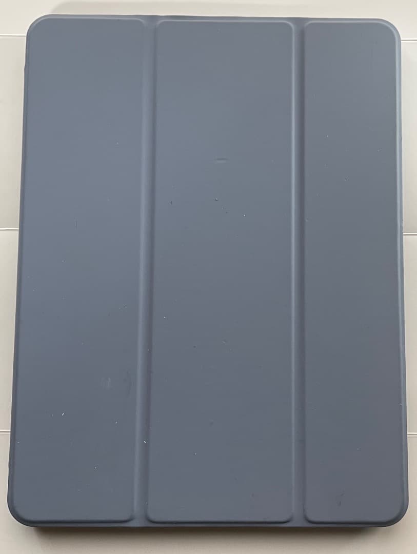 Wi-Fi版 iPad 第6世代 32GB スペースグレイ カバーとアンテナ付き