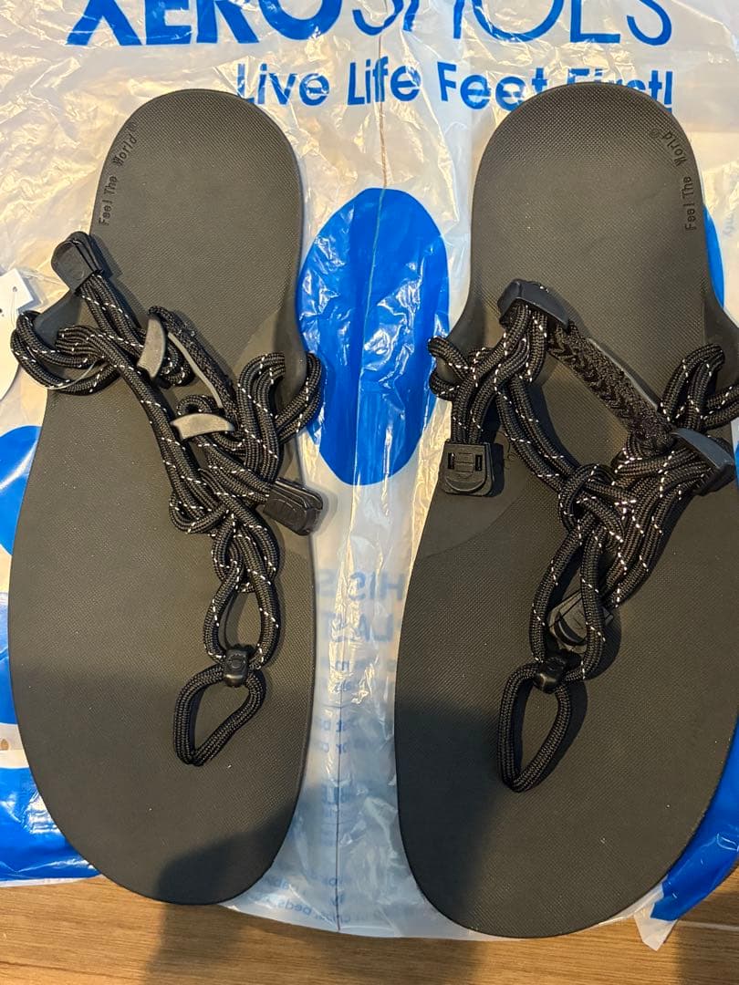  GENESISブラックサンダル27センチ