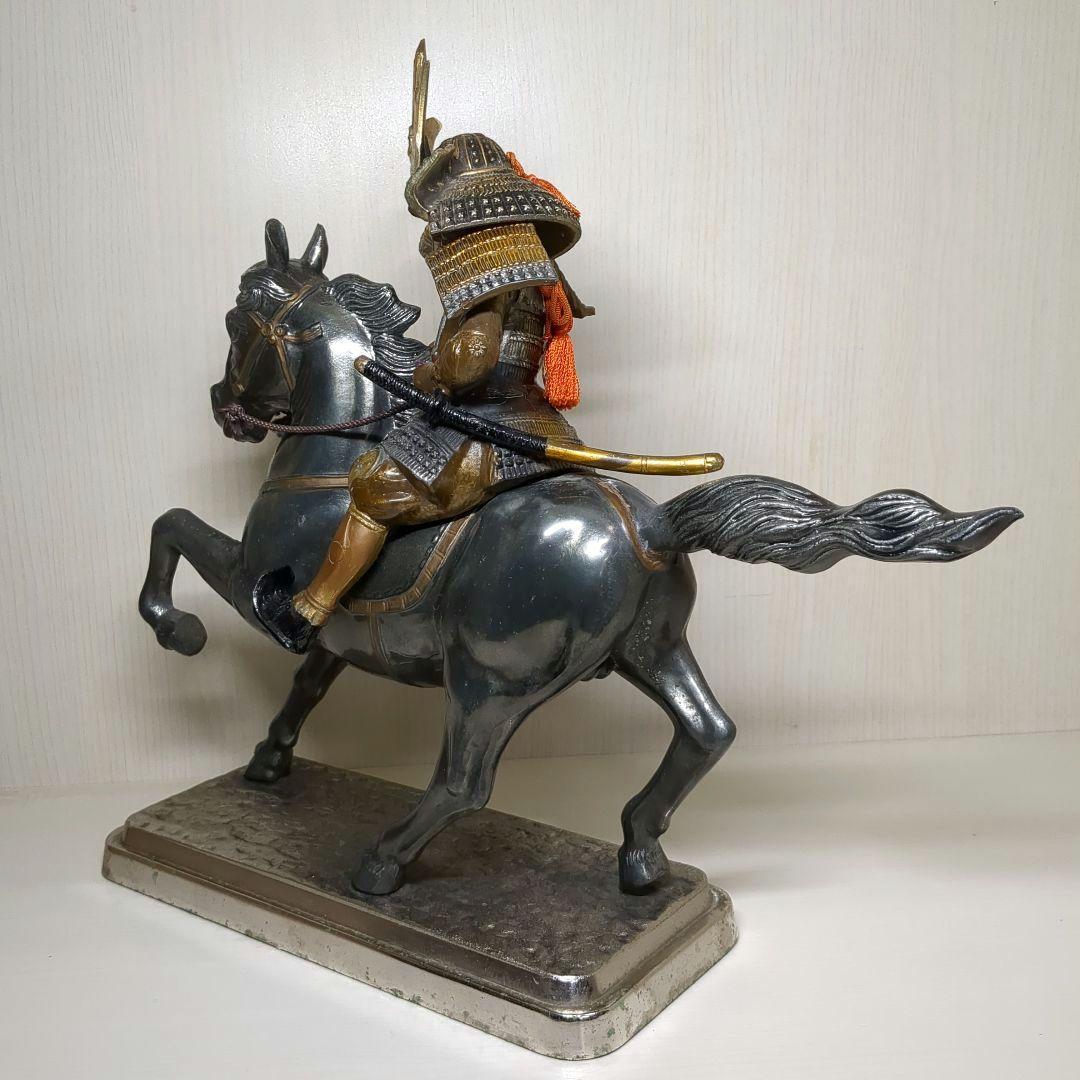 楠木正成　金属製　騎馬武者　馬上武者　横幅最大約３９センチ