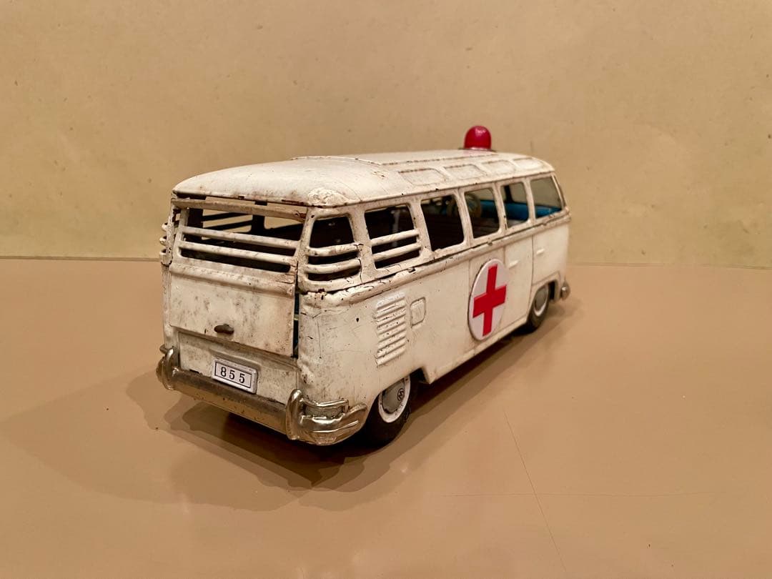 【Volkswagen】 フォルクワーゲン アンビュランス855ミニカー ブリキ