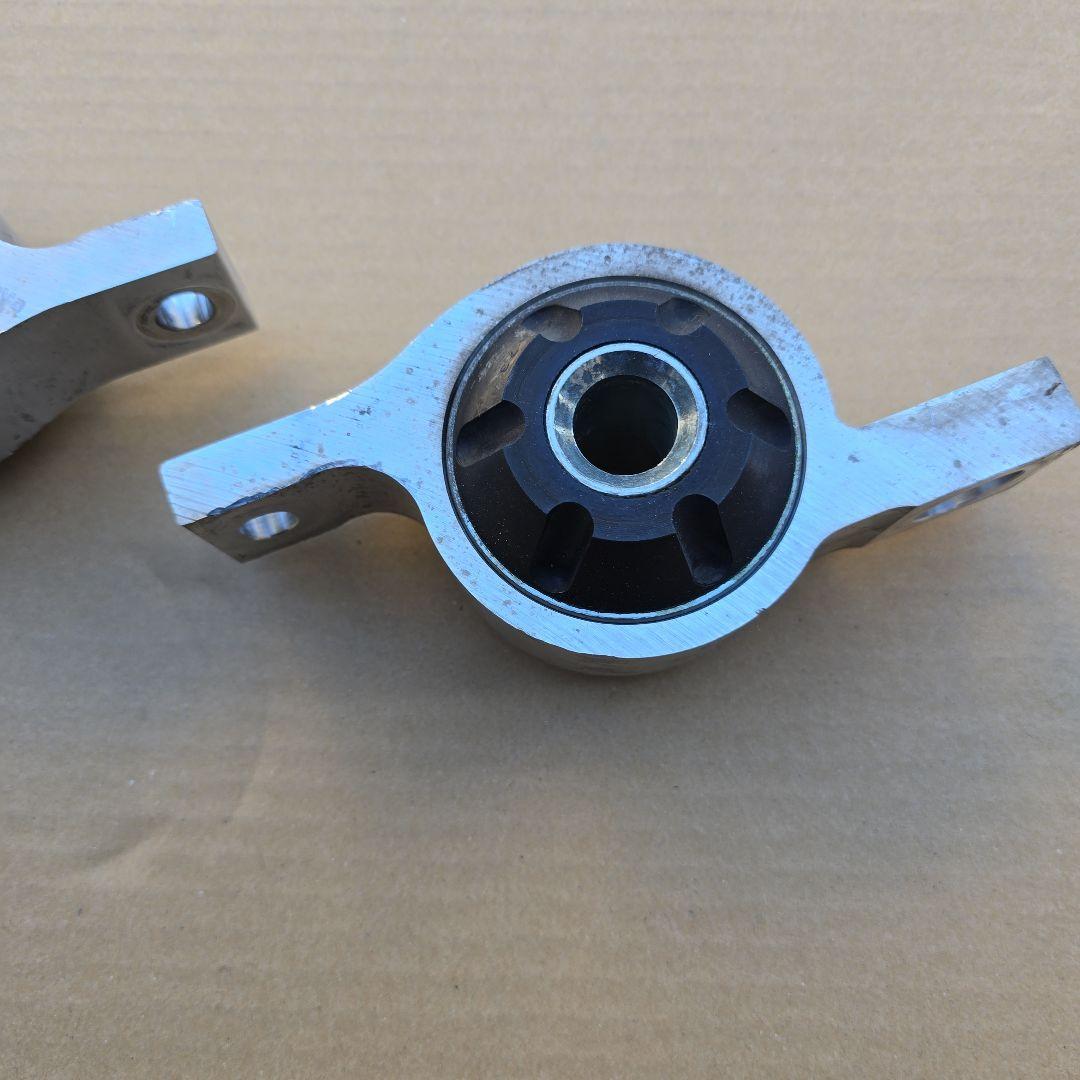 シンクデザイン　ロアアームブッシュ