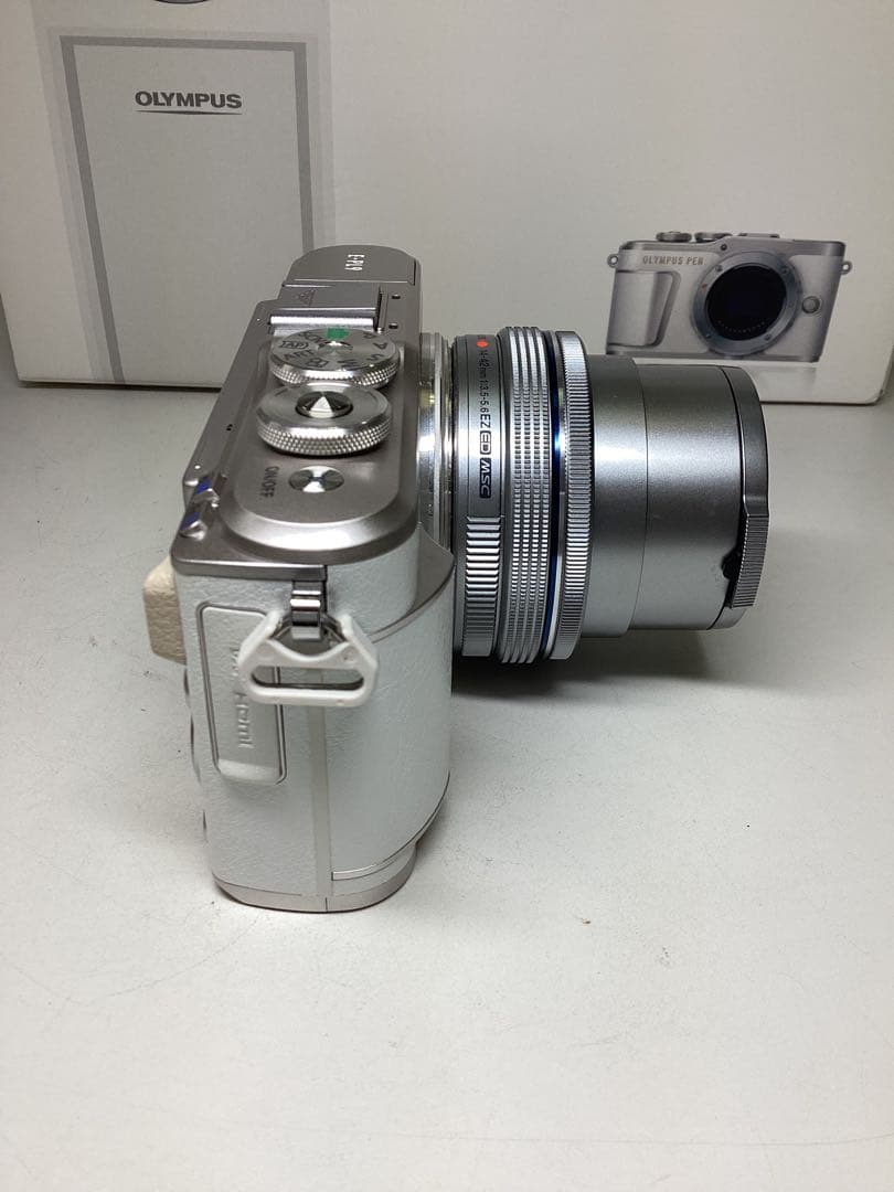う*な様 OLYMPUS PEN E-PL6 シルバー レンズ付き　撮影可能