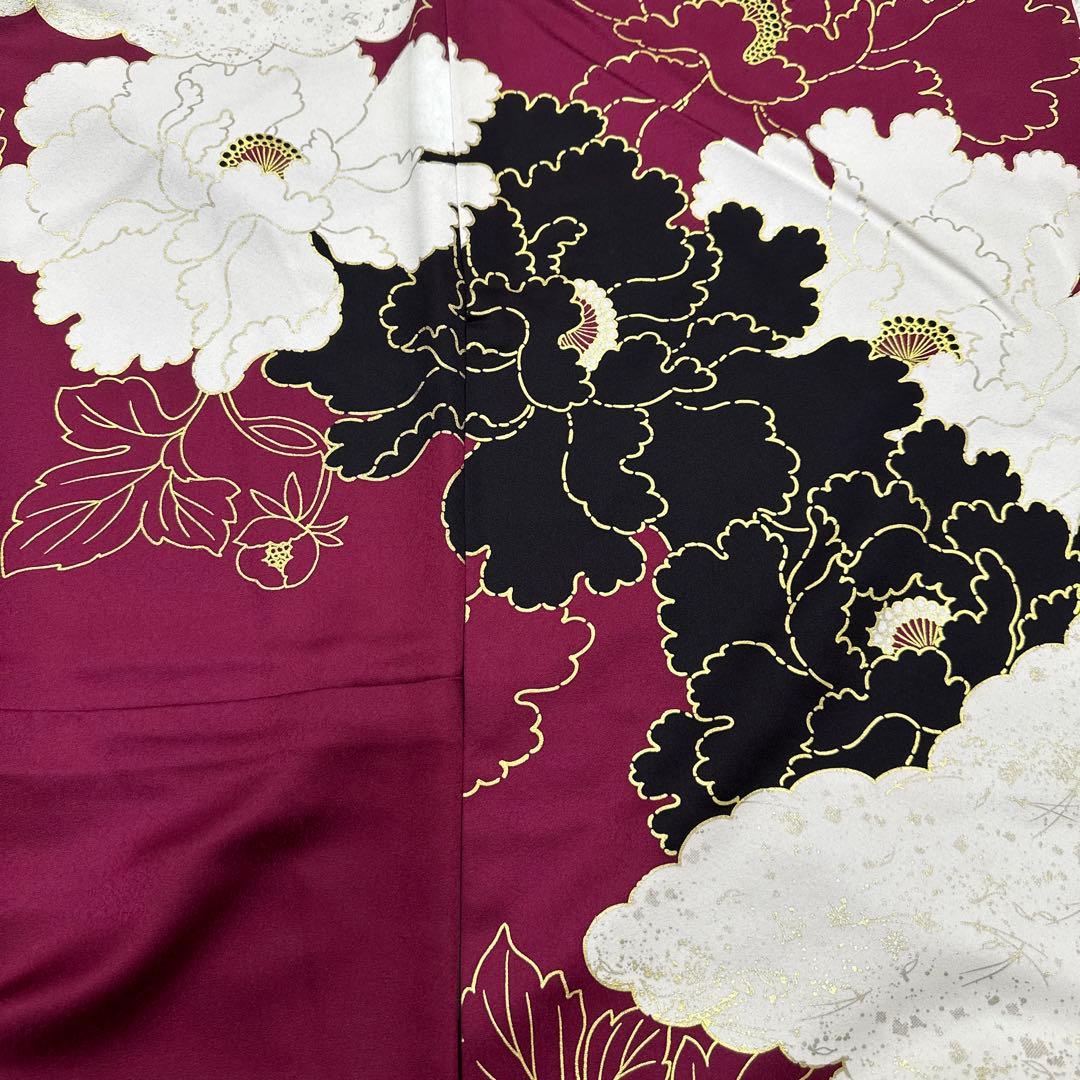 深紅 牡丹 金×黒×白 振袖
