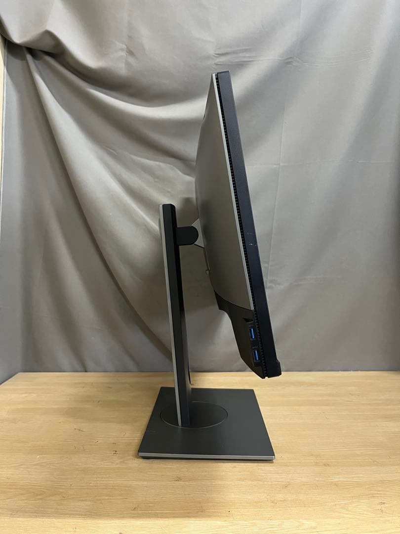 DELL UP2516D 25インチモニター　 PS4対応　回転機能 2k解像度