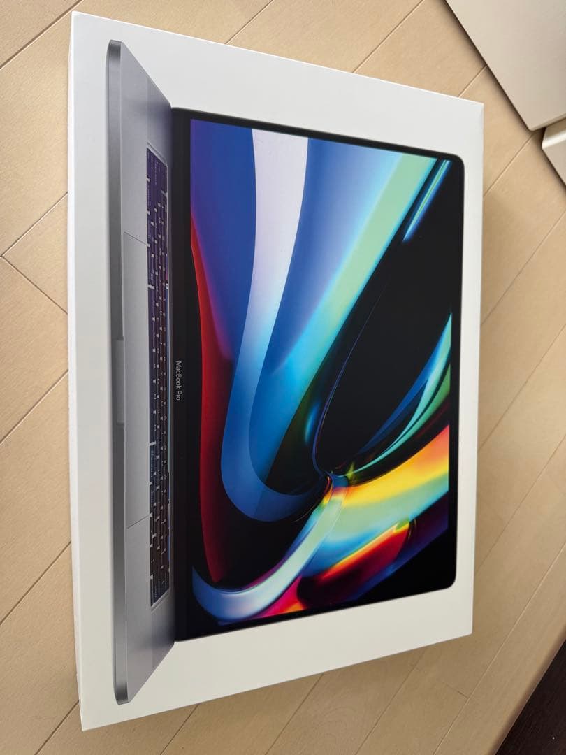 MacBook本体 MacBookPro 16 2019 i9/32GB/1TB/5500M/8GB