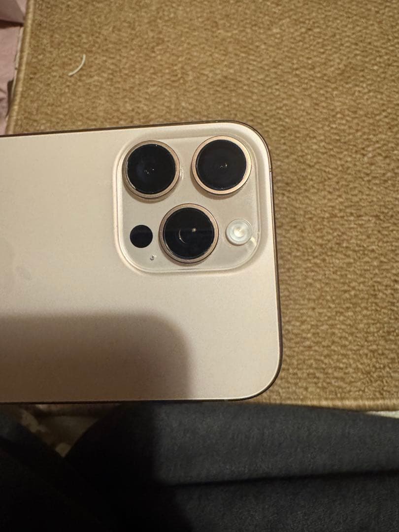 海外版iPhone 16 Pro Max 256GB,極美品, 充電回数は1回