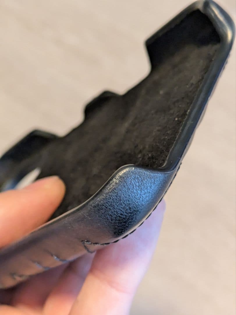 dior iPhone16 ケース チャーム付き