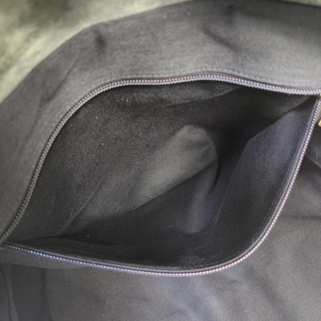 イルビゾンテ リュック ブラック バックパック レザー 大容量 シボ エンボス