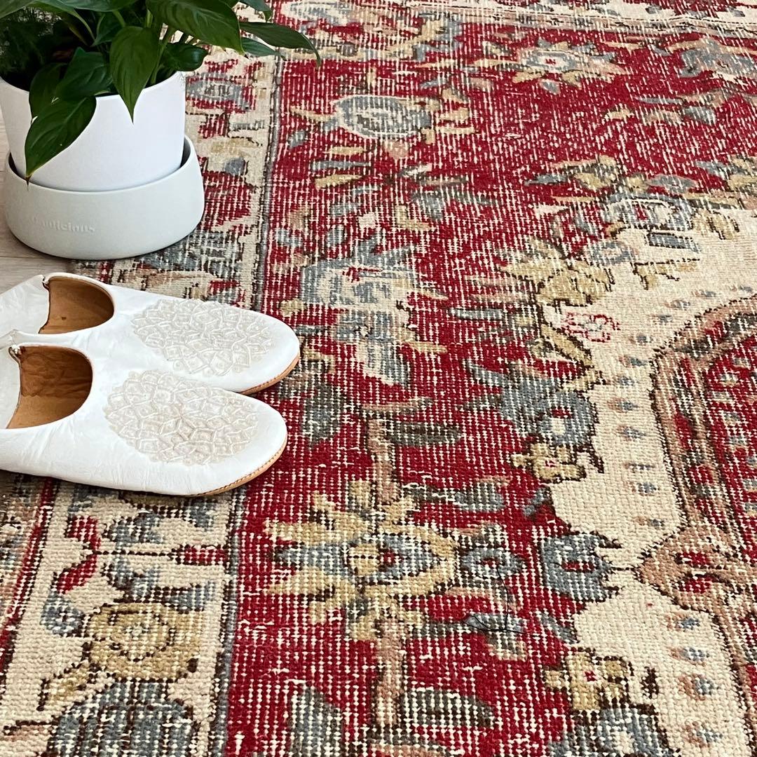 クラシカル柄✳︎114×210レッド　ブルーグレー　ローズ　トルコヴィンテージラグ