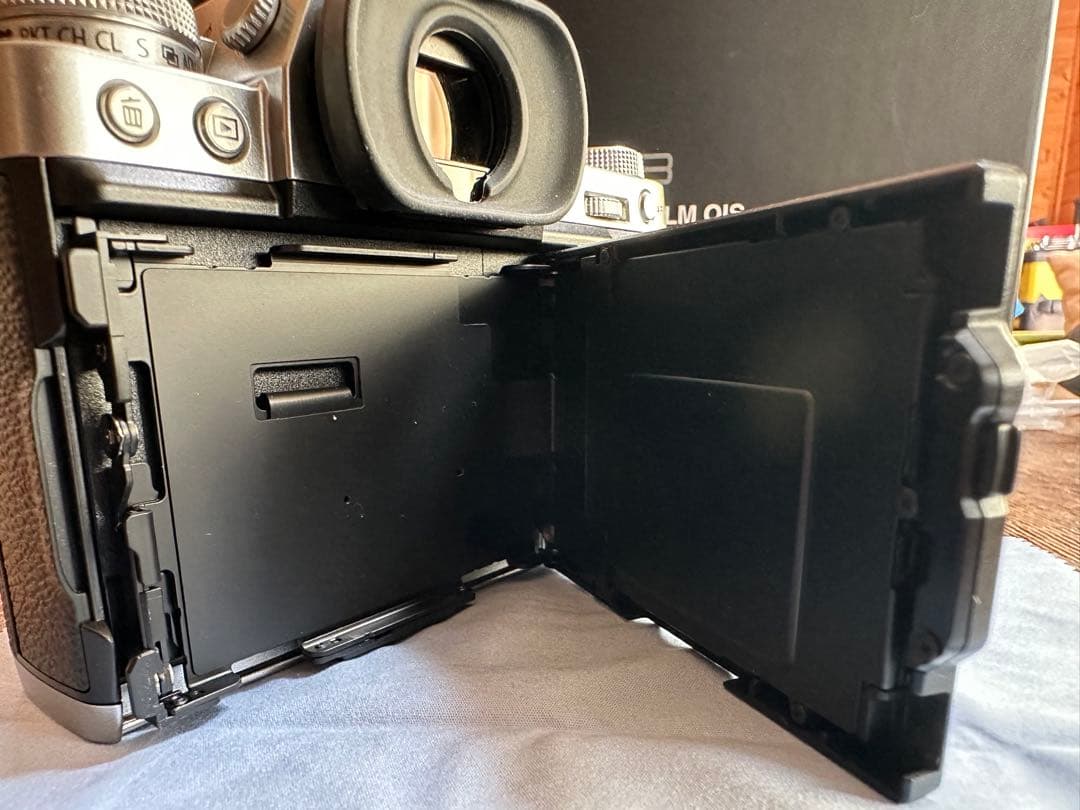 Fujifilm X-T3ミラーレスカメラ18-55㎜レンズハーフレザーケース付