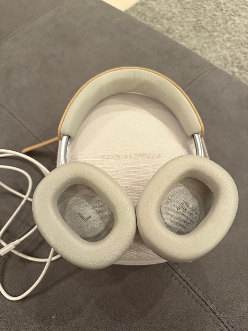 Bowers & Wilkins ワイヤレスノイズキャンセリング ヘッドフォン