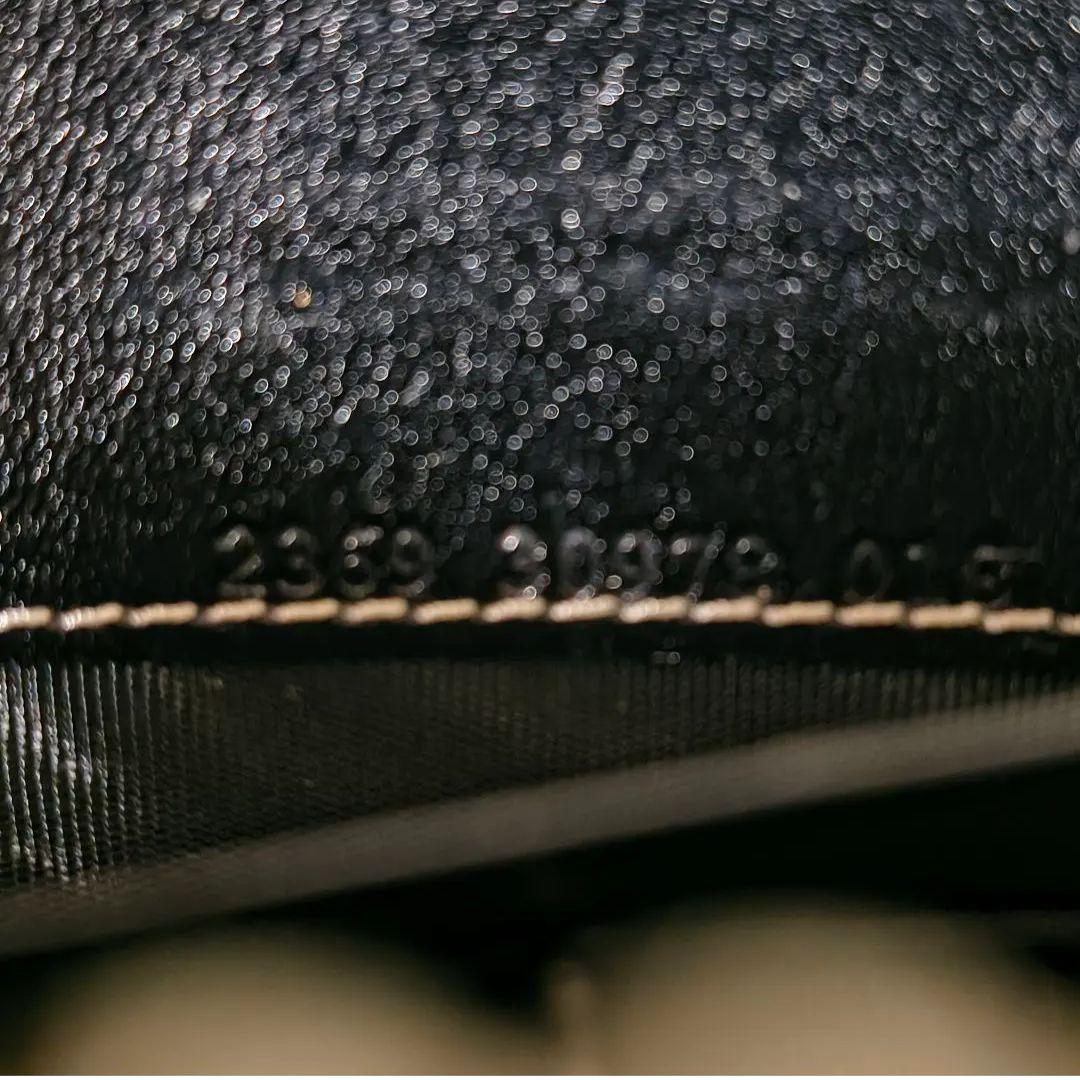 フェンディ ズッキーノ柄 ラウンドファスナー長財布 ネイビー