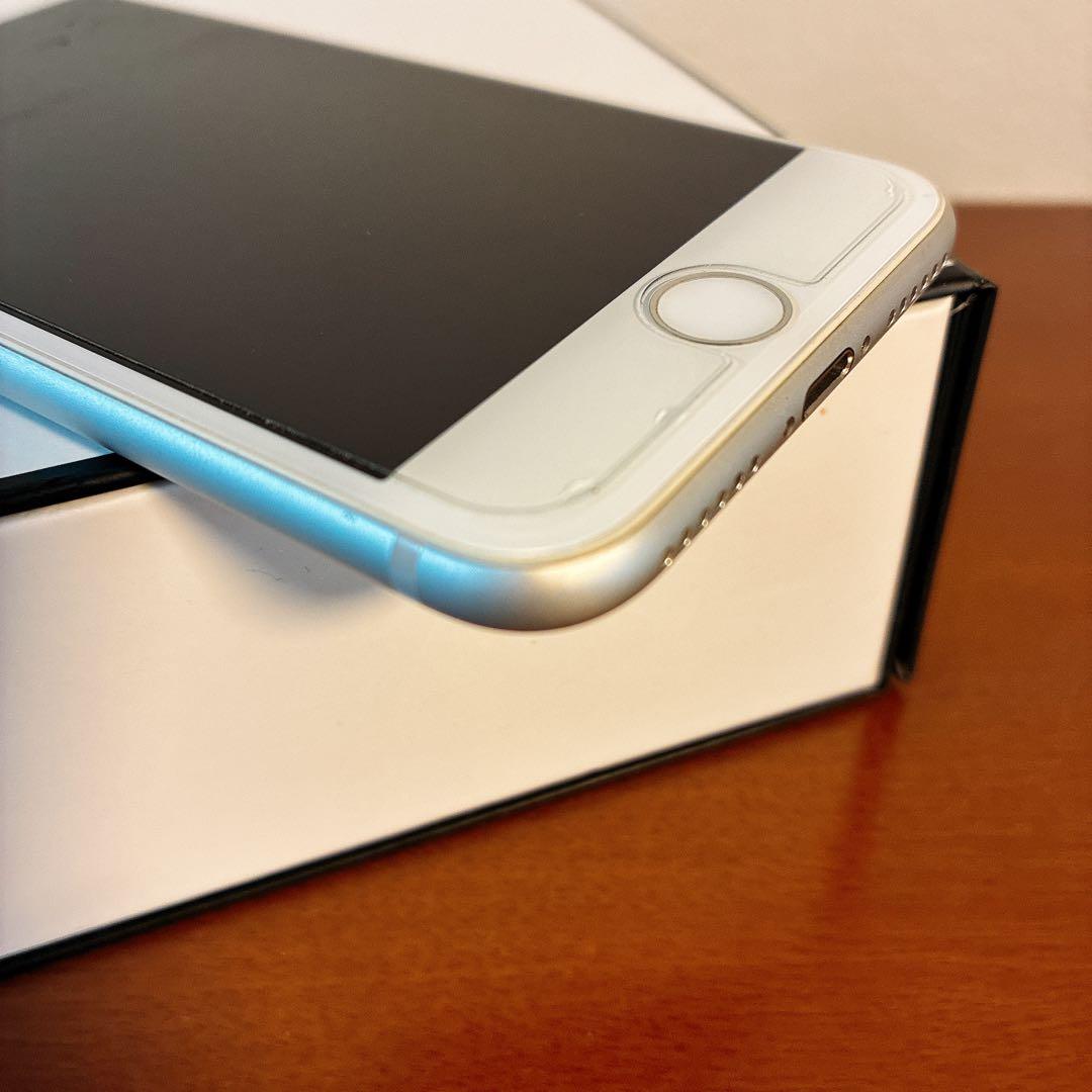 【極美品】iPhone8 64GB シルバー Apple SIMフリー