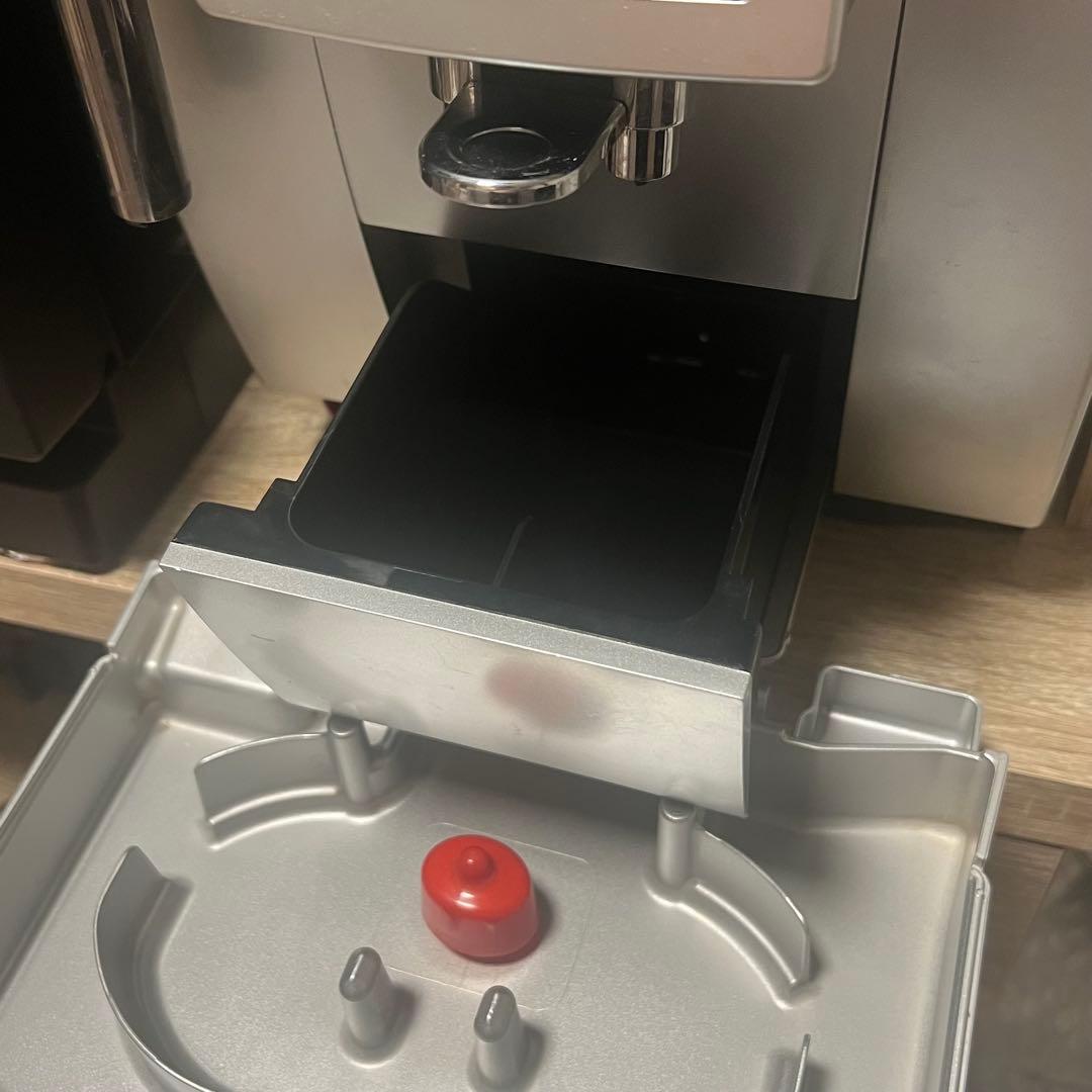 デロンギ マグニフィカSスペリオレECAM23420SBN