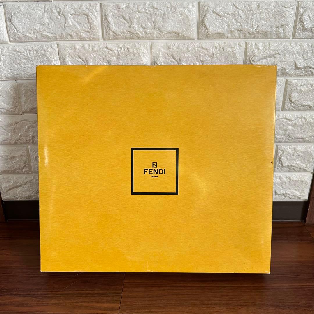 未使用 FENDI 綿毛布 ズッカ柄 ブラック×ブラウン 140×210