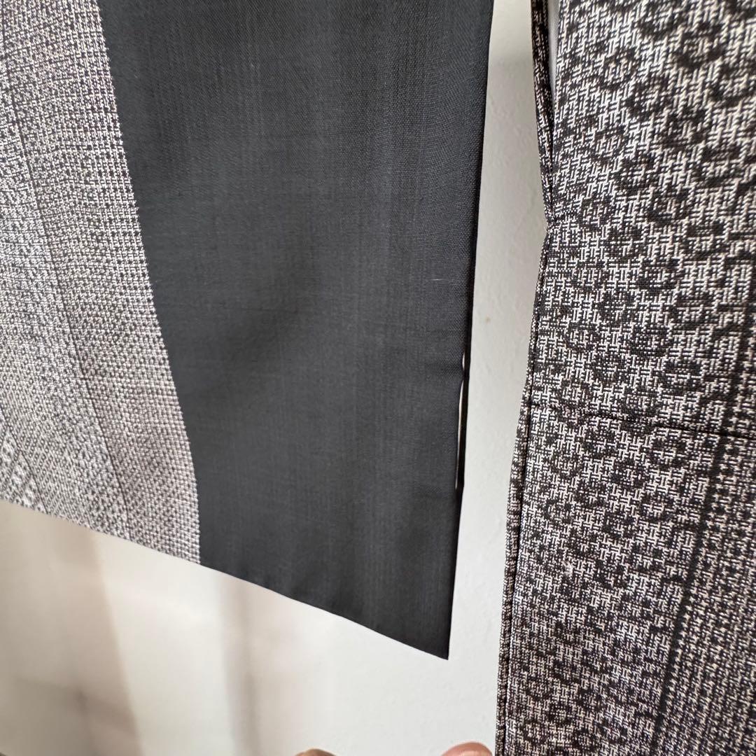 超美品　着物　本場大島紬 縦横　割込絣　正絹　泥染　シンプル　モダン　162